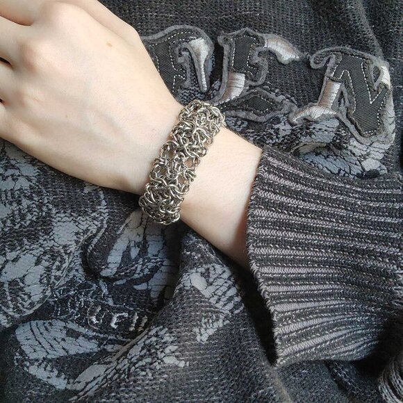 Medieval Gothic Grunge chunky silver chainmail bracelet - Picture 3 of 14